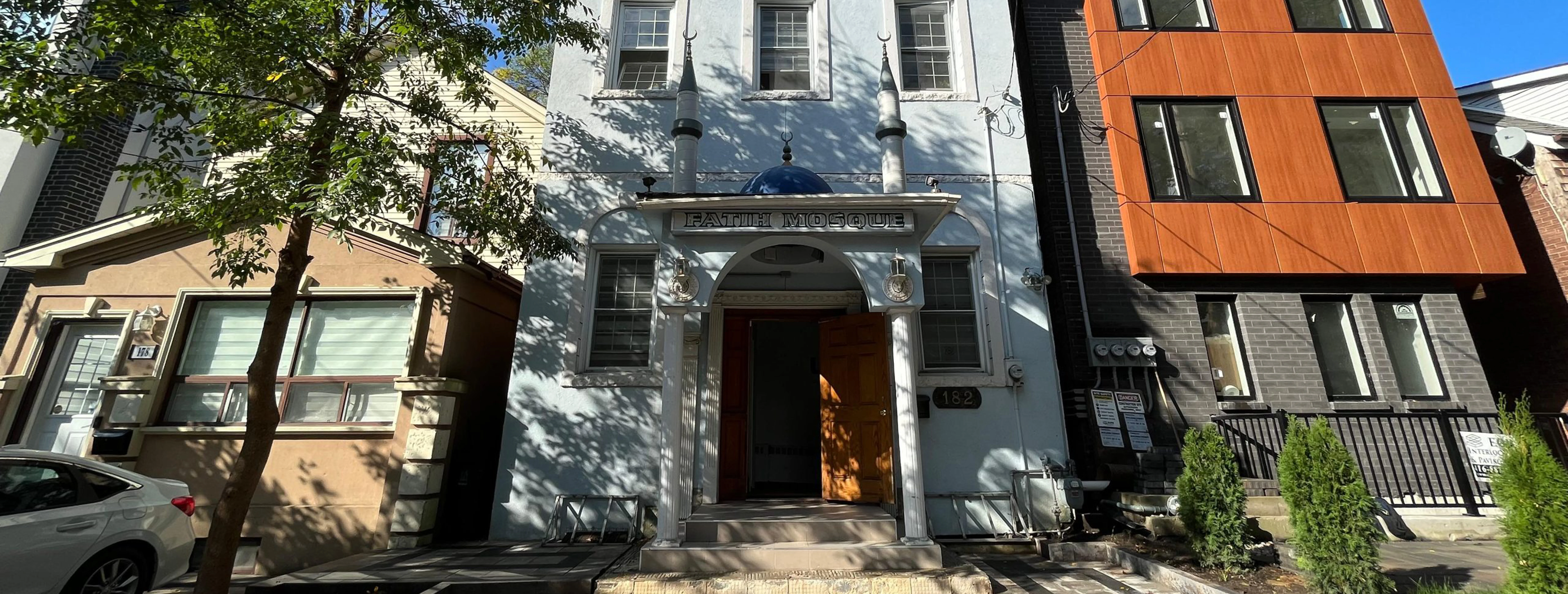 Exterior view of Fatih Mosque Toronto building